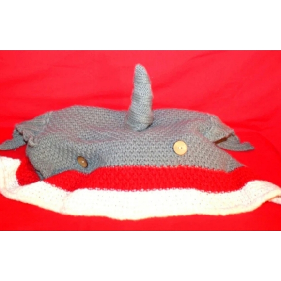 Crochet Shark Attack Fin Knit Blanket - Picture 12 of 13